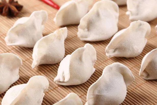 水餃源頭工廠質檢白皮書：從微生物檢測到口感優化的全維度把控